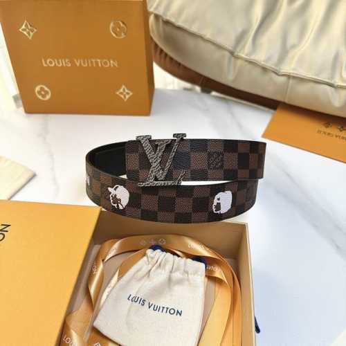 L0Uis Vuitt0N 專櫃最新升級版本 寬度40毫米 全新訂制帆布搭配最新進口原廠皮底 配置新款字母搭扣 經典百搭款！