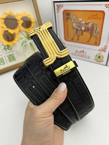 品名：爱马仕.Hermès 原单 材质：原单牛皮腰带 百分百头层牛皮腰带保证真皮，24K纯钢扣，专柜原单品质、做工精细，时尚大牌，送人自用首选 包装： 请认准如