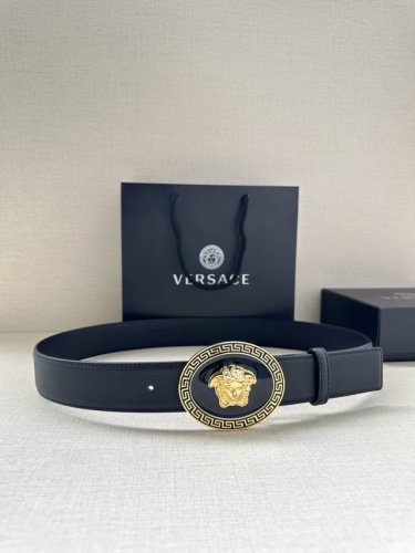 宽度3.8Cm Versace 皮带，配有立体La Medusa双面搭扣，一面饰有Barroco印花。 La Medusa搭扣 腰带环 底面料：100%牛皮