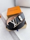 品名： Lv..路易..威登腰带皮带原单P200 型号：挂扣，经典纯钢材质挂扣，头层牛皮，图片实物拍摄 材料：头层牛皮，挂扣系列，纯钢材质扣头，钯镀电镀工艺永不