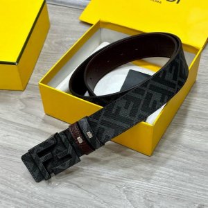 fendi 芬迪 专柜同款 宽4.0Cm 双环正反用腰带 Ff按钉搭扣 酒红色Cuoio Romano皮革材质 反面面料带有烟草黄和黑色Ff图案 黑色珐琅金属饰