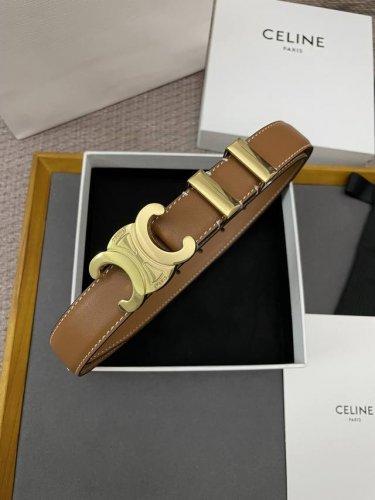 特 代购级CéLine 年上新 凯旋门腰带。人气王 一直火爆。复古精致，小牛皮材质 上身效果高级洋气--宽度2.5Cm