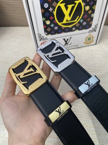 品名：Lv..路易..威登原单 材质：原单牛皮腰带 百分百头层牛皮腰带保证真皮，24K纯钢扣，专柜原单品质、做工精细，时尚大牌，送人自用首选 包装： 请认准如图