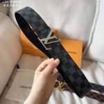 同步 Lv路易男士 宽度4.0 Cm 简单大方 精品五金 双面使用 佩戴效果非常不错 送礼自用最佳推荐