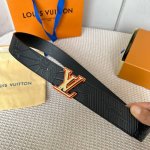 特 寬度：40Mm Lv Pyrmide Truck L Oeii雙面腰帶 驢家 海外原單代特供 面為進口小牛皮壓飾有標誌性品牌圖案效果工藝 原廠配色柔軟小牛皮
