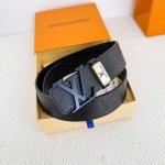 品名： Lv..路易..威登腰带皮带原单 型号：挂扣，经典纯钢材质挂扣，头层牛皮，图片实物拍摄 材料：头层牛皮，挂扣系列，纯钢材质扣头，钯镀电镀工艺永不掉色。经