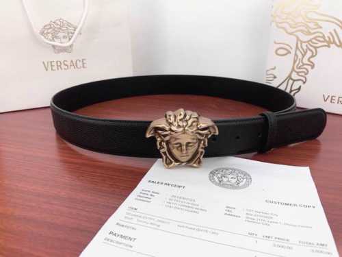 特P200 宽度4.0Cm Versace（范思哲）新款珍珠纹皮底/双面头层 ：手感柔软、此款腰带配有醒目的美杜莎头像搭扣，可为任何造型增添几分立体雅致效果。