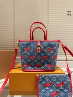 原版布 Lv 牛仔樱桃Neverfull Bb Lv新款超迷你Neverfull Bb又奶又高级 超Mini尺寸轻盈便携~却不失优雅气质