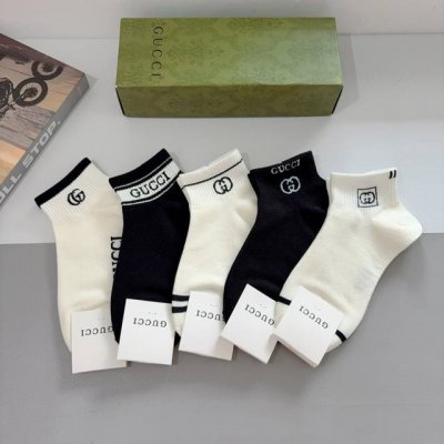配包装 一盒5双 Gucci 古奇 新款短筒袜子！纯棉面料，火爆图案，专柜同步袜子，大牌出街，潮人必备超好搭