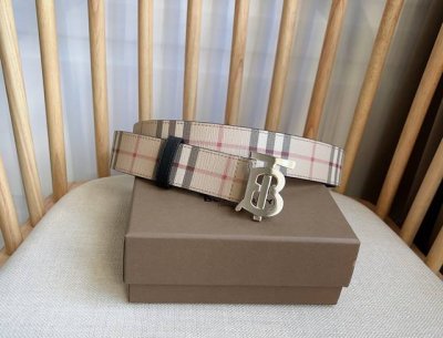 Burberrry 巴宝莉专柜同步上新精选品牌标志性London格纹 搭配平滑皮革内衬设计 宽:3.5Cm 精致优雅 简单大方