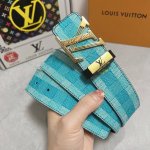 品名：Lv..路易..威登原单 材质：原单牛皮腰带 百分百头层牛皮腰带保证真皮，24K纯钢扣，专柜原单品质、做工精细，时尚大牌，送人自用首选 包装： 请认准如图