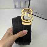 特 品牌：古奇新款进口3. 5自动扣双面头层小牛皮，手感细腻柔软。搭配纯钢自动精品钢扣，男士必备！宽度： 3.5Cm自动钢扣头层牛皮皮带