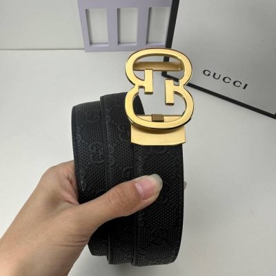 特 品牌：古奇新款进口3. 5自动扣双面头层小牛皮，手感细腻柔软。搭配纯钢自动精品钢扣，男士必备！宽度： 3.5Cm自动钢扣头层牛皮皮带