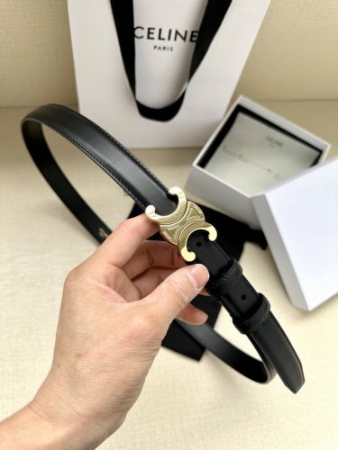 宽度2.5Cm Celine Triomphe中号光滑进口牛皮革腰带 头层牛皮 中腰 宽度1英寸 2.5厘米 Triomphe 配领扣带扣 编号：45Ak93A