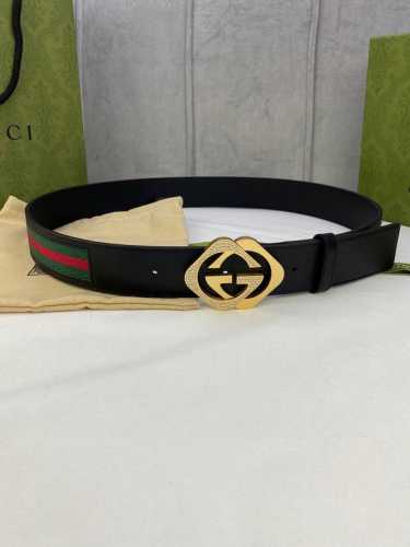 宽度4.0Cm Gucci 经典帆布织带腰带，配以织纹皮质滚边和双G原单镶钻钢扣。绿色 红色 绿色棉质帆布编织腰带，配以黑色头层牛皮