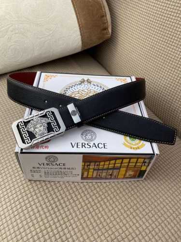 品名：Versace.范思哲 材质：原单牛皮腰带 百分百头层牛皮腰带保证真皮，24K纯钢扣，专柜原单品质、做工精细，时尚大牌，送人自用首选 包装： 请认准如图专