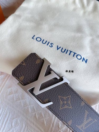 原单 Louis Vuitton经典啡棋盘格 黑棋盘格 老花40毫米，型号M9807 M9808 M9806。