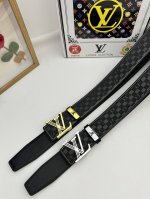 品名：Lv..路易..威登原单 材质：原单牛皮腰带 百分百头层牛皮腰带保证真皮，24K纯钢扣，专柜原单品质、做工精细，时尚大牌，送人自用首选包装： 请认准如图专