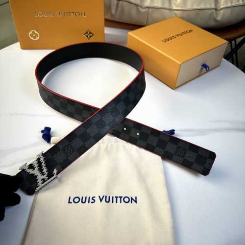 L0Uis Vuitt0N 專櫃最新升級版本 寬度40毫米 精湛工藝定制帆布面料襯托進口小牛皮底 搭配精鋼搭扣 彩色油邊更顯時尚 雙面用 經典百搭款！