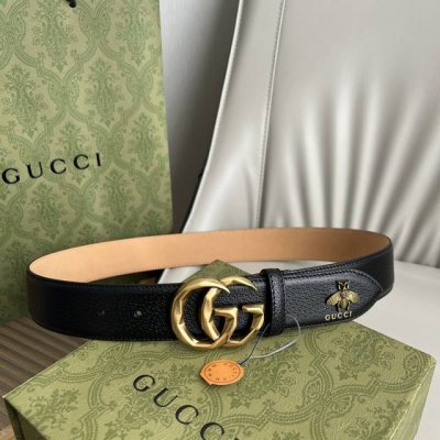 G U C C I 男士新品腰帶 寬度40毫米 採用進口頭層豬紋皮紋理制成 帶身尾部帶有品牌家族Logo 及小蜜蜂 吉祥物 饰品装饰 全新做旧效果菱形格复古立体