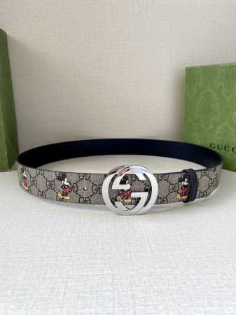 宽度4.0Cm Gucci 双面腰带，一侧为Gg Supreme帆布融入米奇图案 ，反面一侧为原版头层牛皮底 配以互扣式双G原单钢扣采用真空电镀 厚度6.0Mm - 点击图像关闭