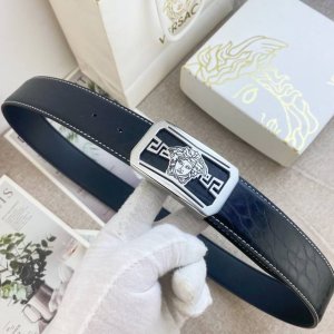 范思哲 特种皮腰带系列 ，原厂五金精品不锈钢扣 手感柔软舒适 宽3.8Cm。