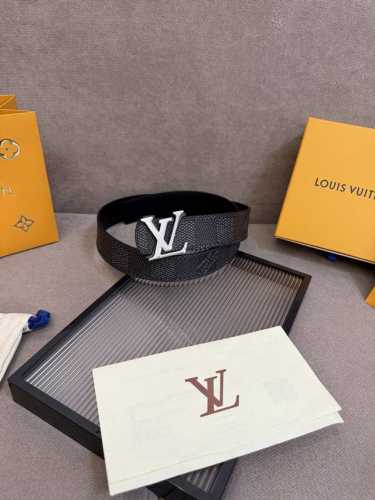 路易威登 Lv 全套包装 40Mm宽度 正品一体铸造五金钢扣，原厂皮料 双面原厂定制面料，可双面使用！区别市场货
