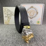 品名：Versace.范思哲 材质：原单牛皮腰带 百分百头层牛皮腰带保证真皮，24K纯钢扣，专柜原单品质、做工精细，时尚大牌，送人自用首选 包装： 请认准如图专