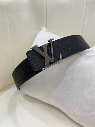 Lv 4.0Cm进口牛皮面料 专柜对版 展现时下流行的工艺-动感设计精神。
