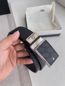 品名：万宝龙.Montblanc原单 腰带 皮带 型号：挂扣，新款原版经典精品挂扣，实物拍摄，原版头层牛皮 材料：百分百头层牛皮，保证真皮。双面可用专柜同等质量