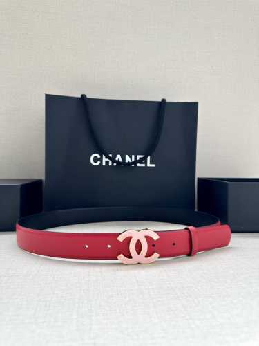 宽度3.0Cm Chanel 香奈儿 进口柔软小牛皮纹路清晰五金配件金 银色 金属磨胶钢扣。
