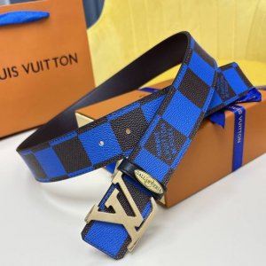 高端品质，实物拍摄 配全套包装 品牌：驴家最新款 扣头材质：精品实心钢扣 带身材质正面：40Mm宽度采用双面进口原版皮腰带 双面可用 。真空电镀五金扣头实物拍摄