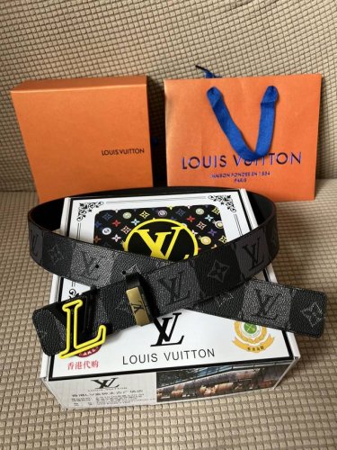 品名：Lv..路易..威登原单 材质：原单牛皮腰带 百分百头层牛皮腰带保证真皮，24K纯钢扣，专柜原单品质、做工精细，时尚大牌，送人自用首选 包装： 请认准如图