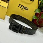 特P170 Fendi（芬迪）专柜同款 宽4.0Cm 双环正Ff按钉搭扣 黑色Cuoio Romano皮革材质 反面面料带有烟草黄和黑色Ff图案 黑色珐琅金属饰