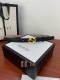 G U C C I 此细款腰带用采光头小层牛皮 精制而成，配以双G带扣。宽度 ：2.0 Cm