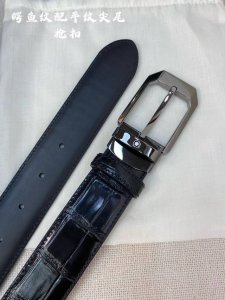 特 Montblanc万宝龙 宽3.5Cm 采用头层牛皮 精品针式扣头 自由裁剪商务休闲皮带
