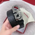 配送专柜全套礼盒ferragamo 菲拉格慕 坚信--实用与流行是不相矛盾的，这也一直是这个品牌的设计核心概念，同时兼顾舒适和时髦。在每一季的新品中，通常都分为