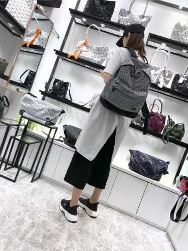 大货已出跑量 原单大号 小号430 #最In单品# Issey Miyake Baobao 三宅一生背囊 正品开模，香港6千多购回，一对一五金，面料，细节全对版