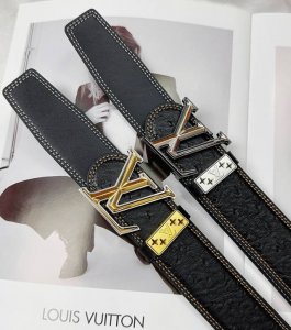 皮带：Lv..路易..威登顶级复刻. 腰带：原单品质百分百头层牛皮，保证真皮。菱形镶嵌工艺.真空电镀.永不掉色.24K纯钢扣头层小牛皮鸵鸟纹双面可用专柜同等质量