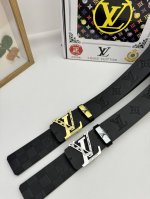 品名：Lv..路易..威登原单 材质：原单牛皮腰带 百分百头层牛皮腰带保证真皮，24K纯钢扣，专柜原单品质、做工精细，时尚大牌，送人自用首选 包装： 请认准如图