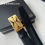 特 品牌：万宝龙 Montblanc家持续其一贯的高雅，绅士，精致的风格，进口小牛皮。手感细腻柔软。纯铜精品，男士必备！宽度：3.5Cm