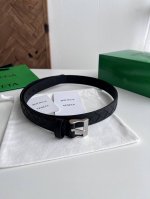-Bv 2025新款女士编织腰带 纯手工Intreccio大格子编织 双面意大利小牛皮搭配微复古银色表扣设计针扣 宽度2.5Cm 颜色: 黑色