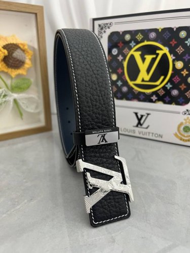 品名：Lv..路易..威登原单 材质：原单牛皮腰带 百分百头层牛皮腰带保证真皮，24K纯钢扣，专柜原单品质、做工精细，时尚大牌，送人自用首选 包装： 请认准如图