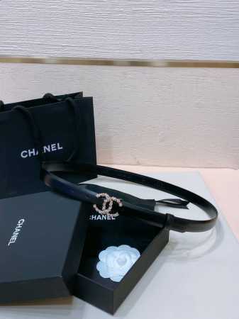 Chanel 24C 珍珠 水钻白 与 水钻粉 Logo搭扣 黄铜金属羊皮菱格带身 手感柔软 细腻 2.0Cm 码数75- -100 - 点击图像关闭