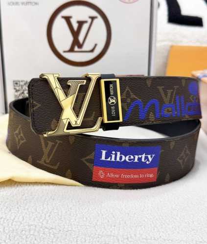 皮带：Lv..路易..顶级原单复刻. 腰带：百分百头层牛皮，保证真皮。不规则雕花24K纯钢扣涂鸦彩绘图案艺术双面可用专柜同等质量， 送人自用首选