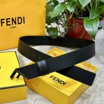 Fendl 芬迪 专柜新品 宽40Mm双面原版小牛皮 搭配单钌钯电镀扣 完美的手感.油边 出众的设计.风格 高贵奢华 时尚大方 高清实拍 货真价实 品质保证 双