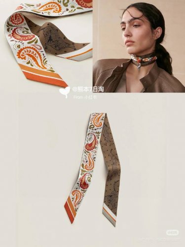 爱马仕Hermes“猎豹Bandana”Twilly小丝巾 Twilly真丝缎带 100%桑蚕丝 。 这款小巧的真丝配饰佩戴方式千变万化，可为您的日常造型增添灵