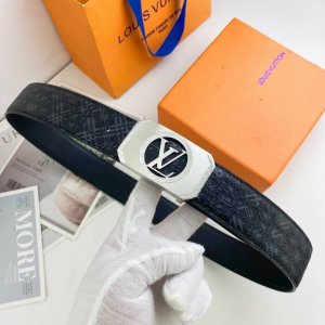 Lv 特种皮腰带系列 原厂五金精品不锈钢扣 手感柔软舒适 宽3.8Cm