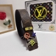品名：Lv..路易..威登 材质：原单牛皮腰带 百分百头层牛皮腰带保证真皮，24K纯钢扣，专柜原单品质、做工精细，时尚大牌，送人自用首选 包装： 请认准如图专柜
