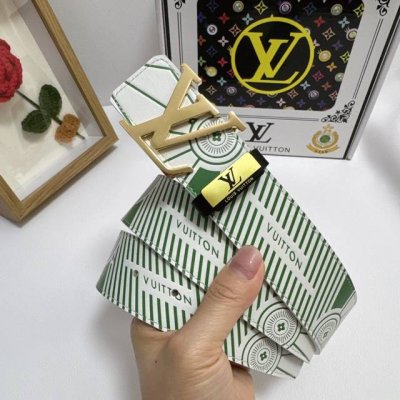 品名：Lv..路易..威登 材质：原单牛皮腰带 百分百头层牛皮腰带保证真皮，24K纯钢扣，专柜原单品质、做工精细，时尚大牌，送人自用首选 包装： 请认准如图专柜